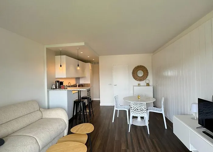 4 Personnes Du Golf Avec Vue